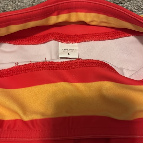 Kansas City Chiefs Tights, NWOT, Women's size Large
73% Polyester 27% Spandex - Picture 3 of 3